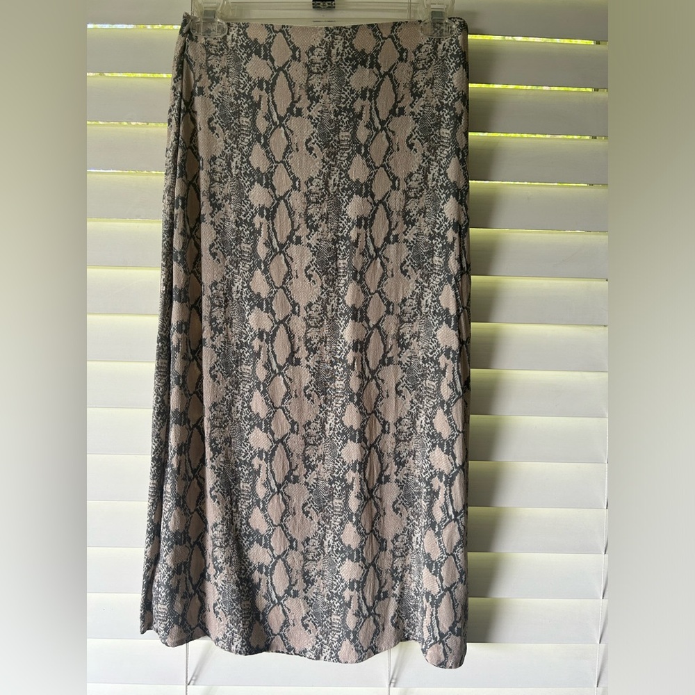 Pale pink and grey python print pencil skirt